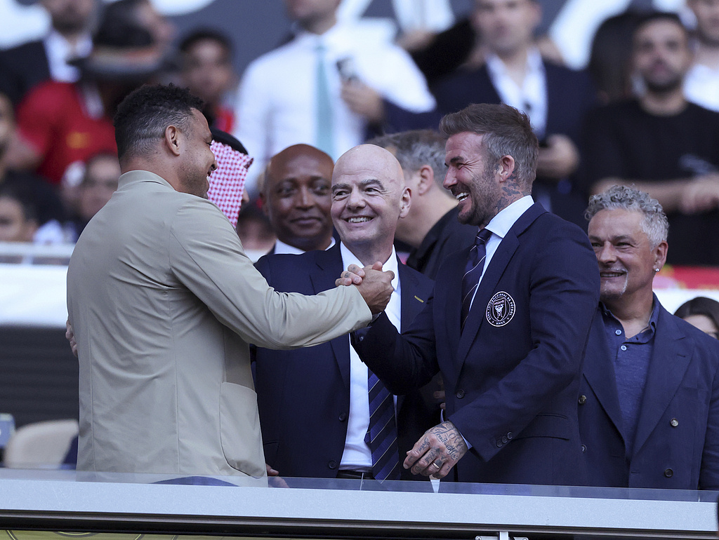 巴塞罗那发布备战花絮，转会期完成体检，中超任务艰巨，轮换策略成焦点(巴塞罗那足球俱乐部为什么叫巴萨)-友博娱乐